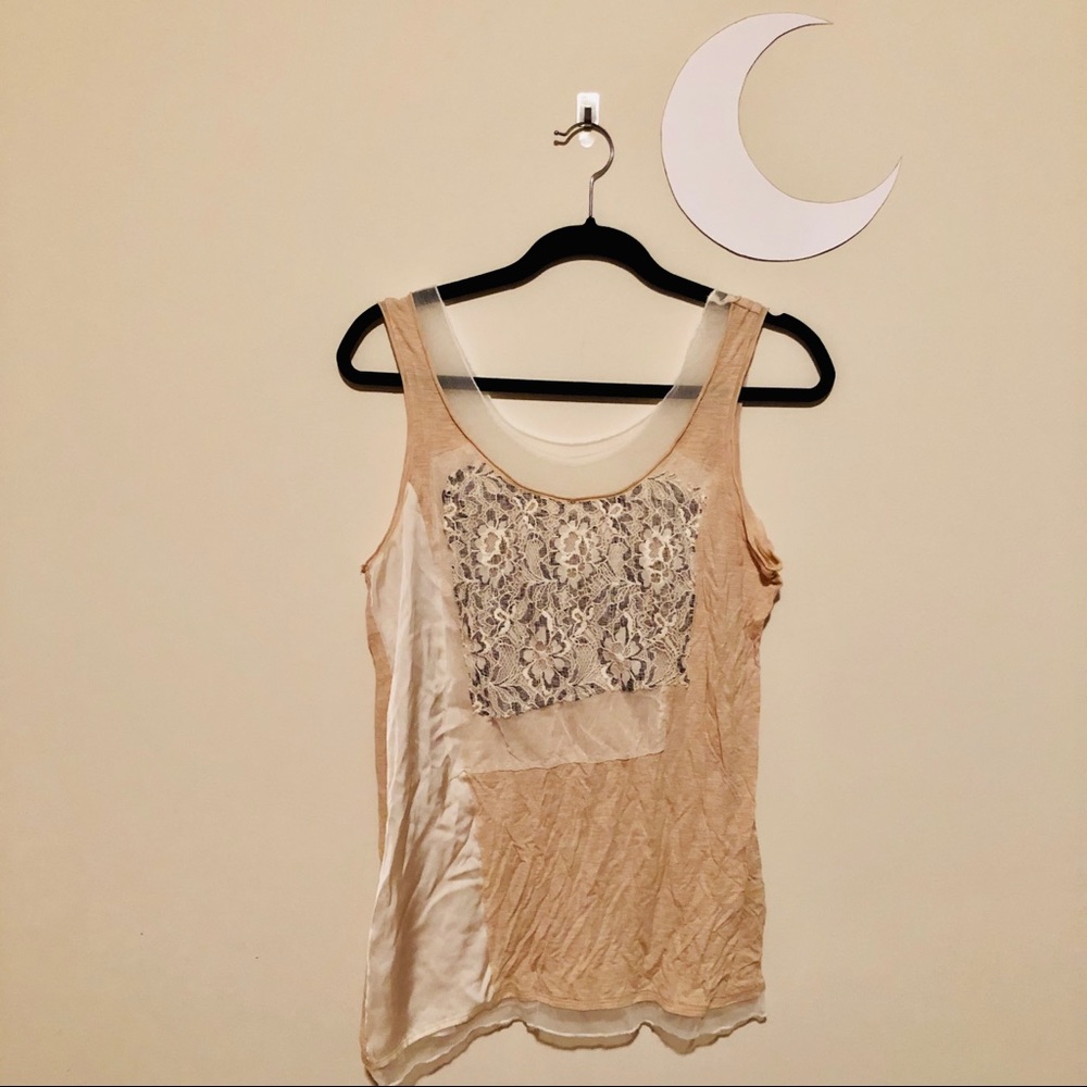 🌙 Vera Wang Cream Top Unique & Soft
